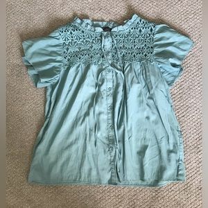 5/$15 Bloomchic Aqua Floral Lace Tie Blouse